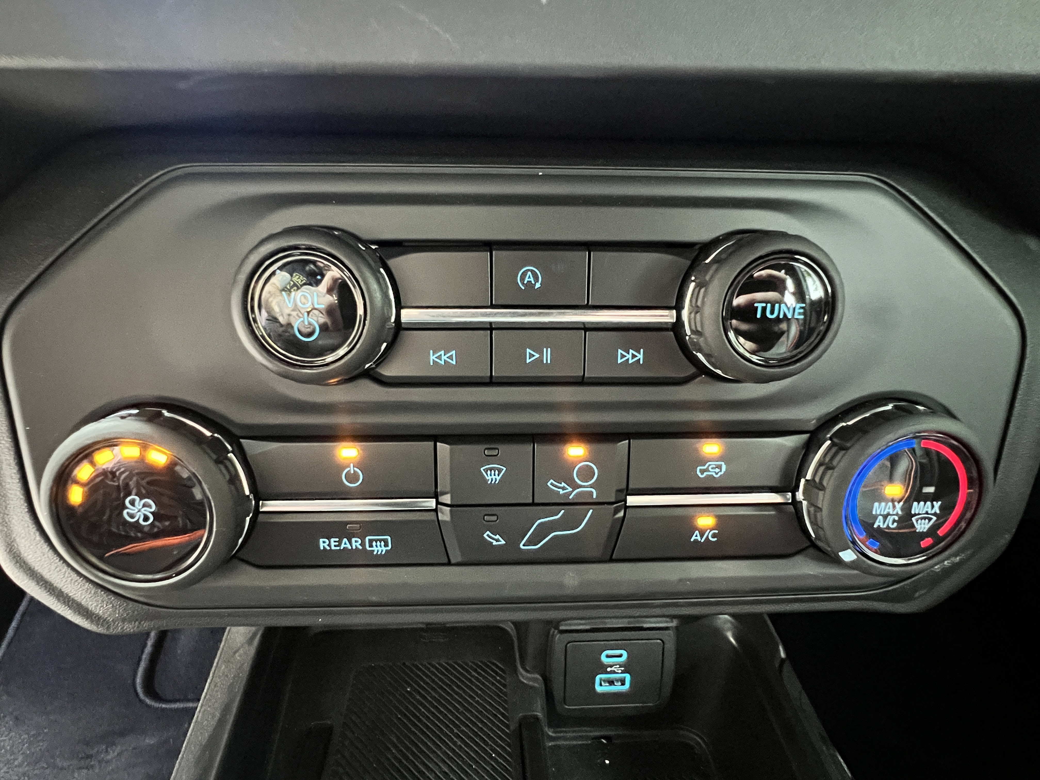 Used 2025 Ford Bronco 4-Door AWD/4WD image 28