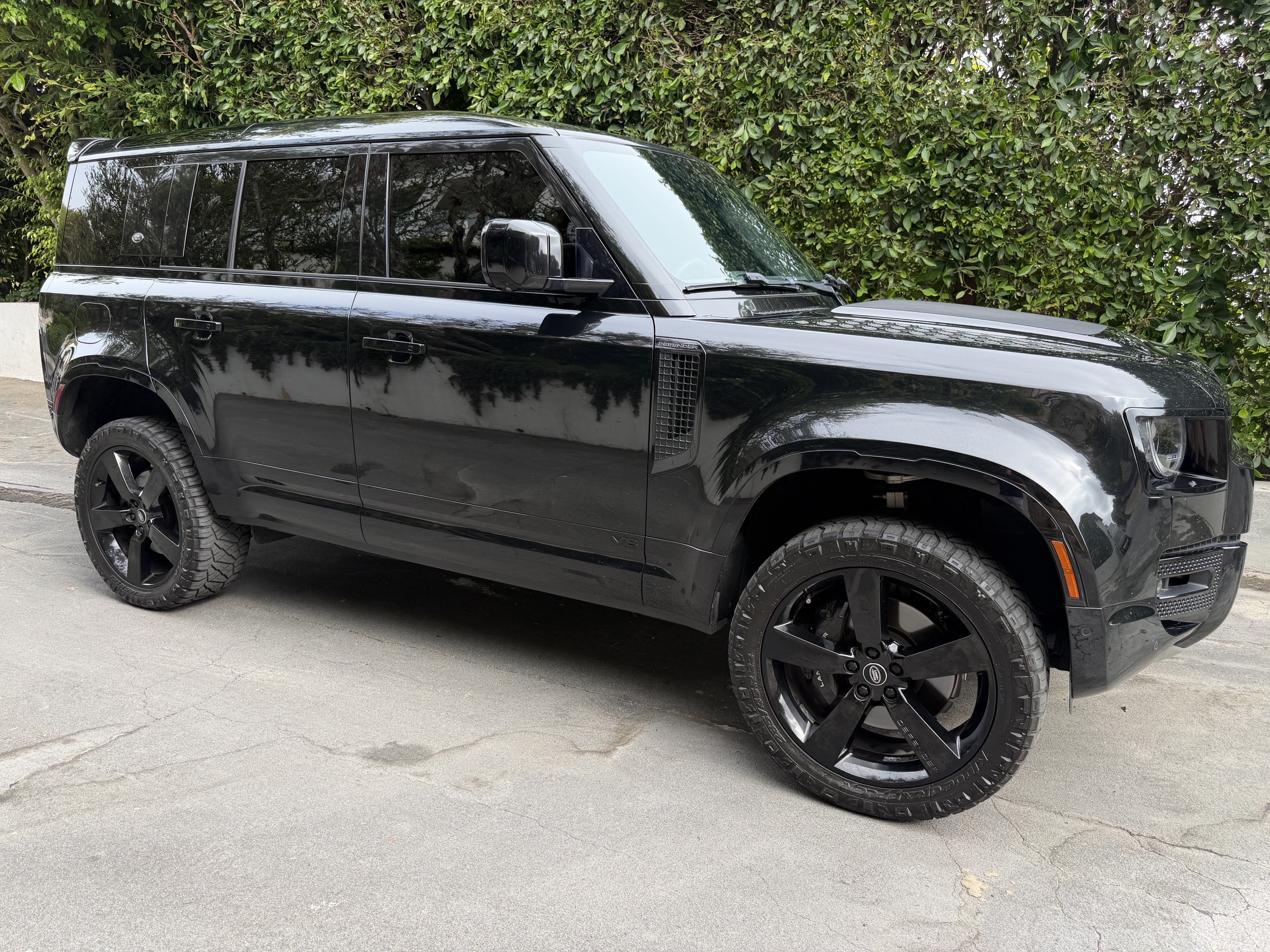 Used 2023 Land Rover Defender 110 V8 AWD/4WD image 19