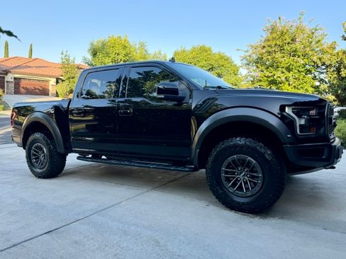 Used 2019 Ford F150 Raptor w/ Equipment Group 802A Luxury AWD/4WD image 2