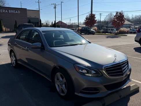 Used 2014 Mercedes-Benz E 350 4MATIC Sedan image 9