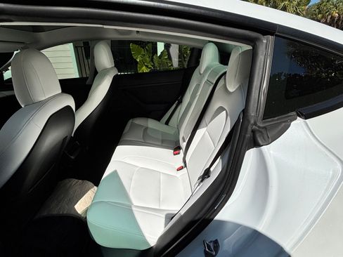 Used 2023 Tesla Model 3 Standard Range image 5