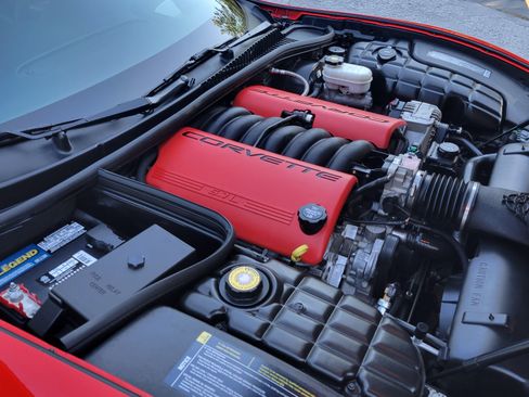 Used 2004 Chevrolet Corvette Z06 w/ Memory Package RWD image 5