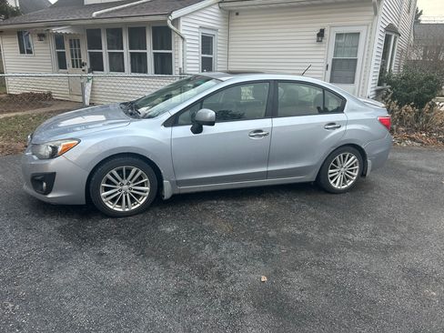Used 2012 Subaru Impreza 2.0i Limited image 2