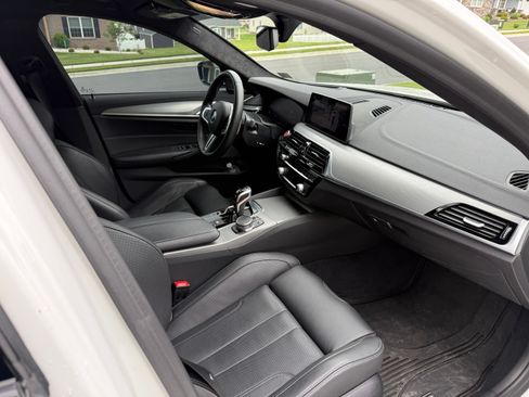 Used 2020 BMW M5 w/ Executive Package image 28