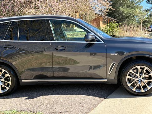 Used 2023 BMW X5 xDrive45e w/ Climate Comfort Package image 8