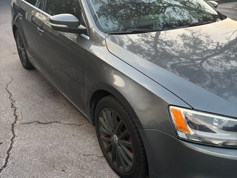 Used 2012 Volkswagen Jetta SEL FWD image 1