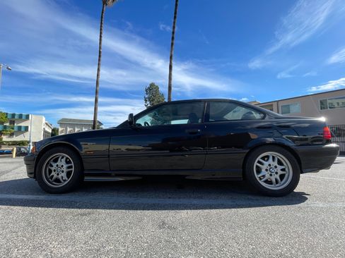 Used 1999 BMW 323is Coupe image 6