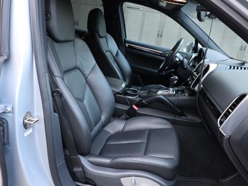 Used 2016 Porsche Cayenne Diesel AWD/4WD image 17