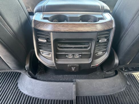 Used 2019 RAM 1500 Laramie AWD/4WD image 21