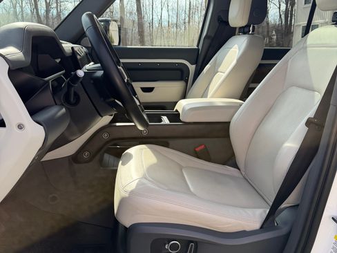 Used 2023 Land Rover Defender 130 First Edition image 9