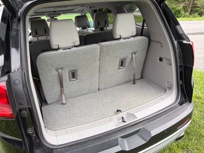 Used 2017 GMC Acadia SLT