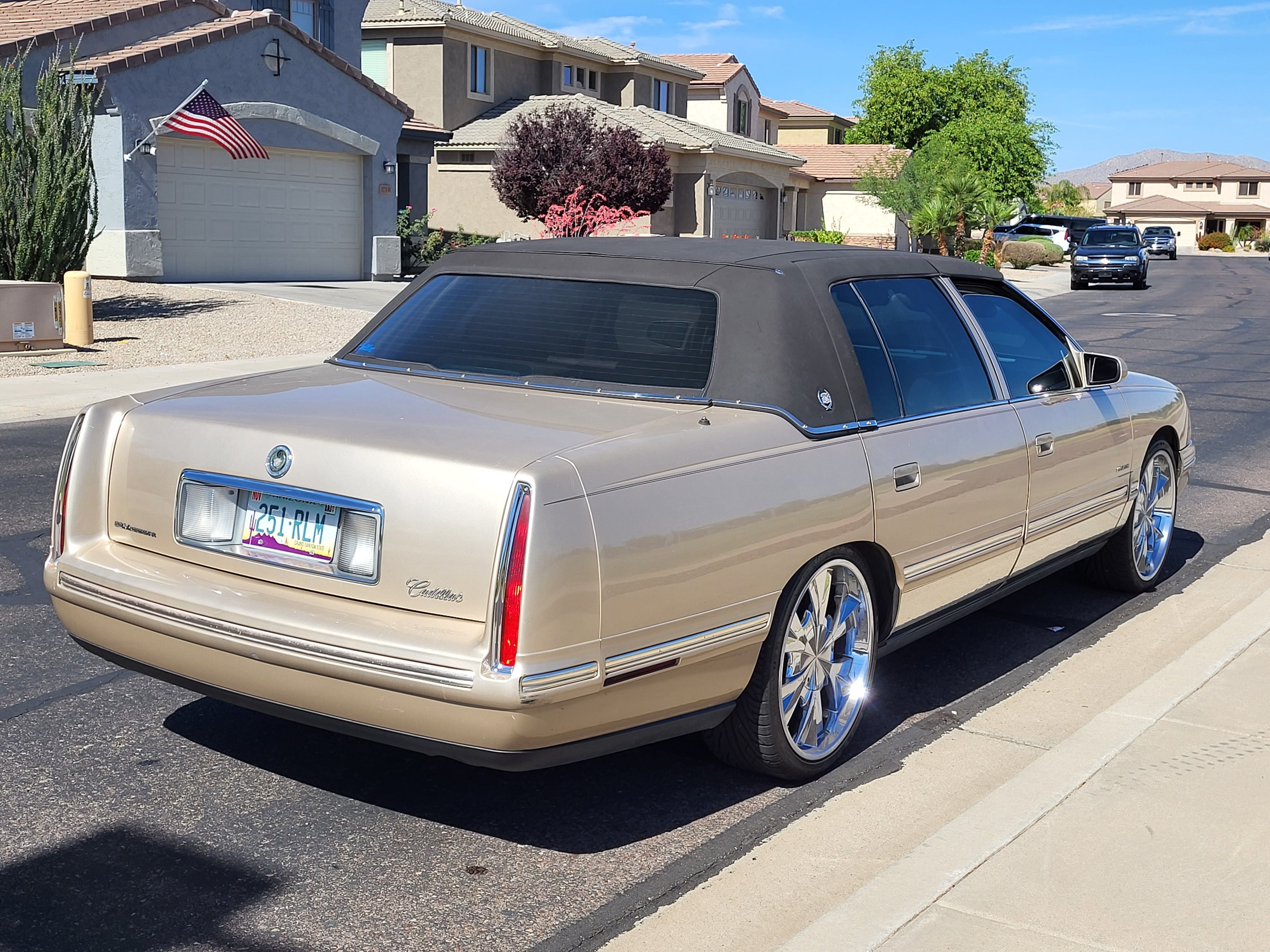 Used 1998 Cadillac De Ville FWD image 11