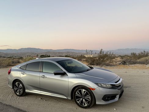 Used 2017 Honda Civic EX-L image 9