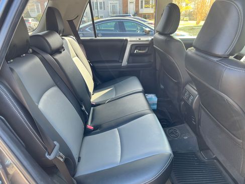 Used 2018 Toyota 4Runner SR5 Premium image 14