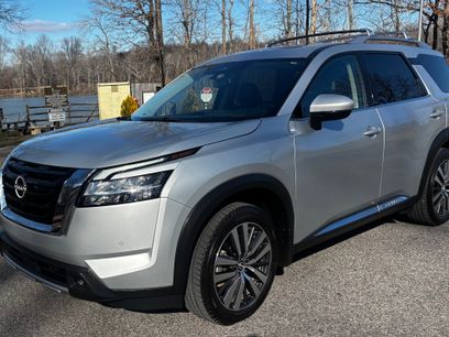 Used 2022 Nissan Pathfinder Platinum w/ Cargo Package