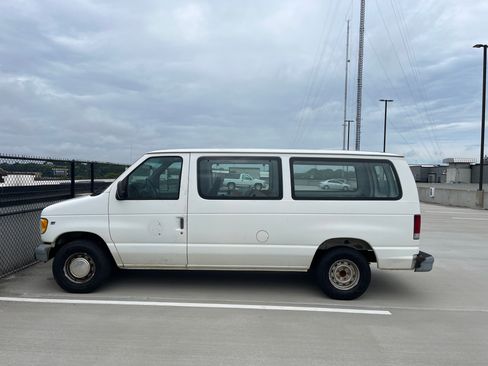 Used 1997 Ford E-150 and Econoline 150 image 1