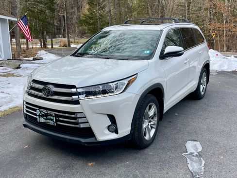 Used 2017 Toyota Highlander Limited image 1