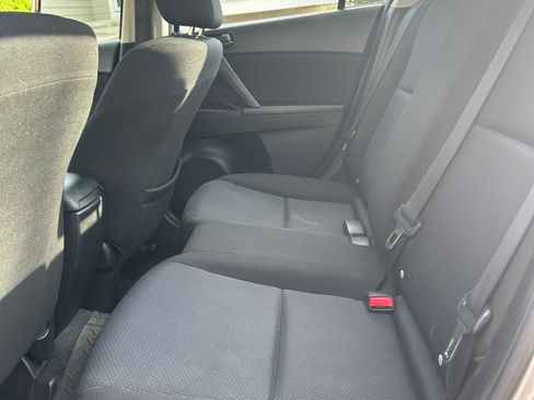 Used 2011 MAZDA MAZDA3 i Sport image 11