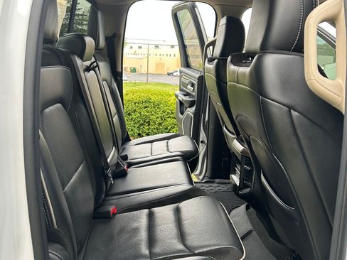 Used 2020 RAM 1500 Laramie AWD/4WD image 10