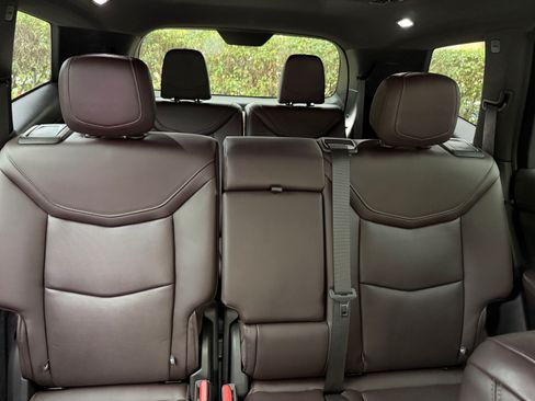 Used 2023 Cadillac XT6 Premium Luxury image 9