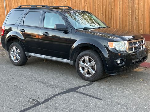 Used 2010 Ford Escape XLT image 8