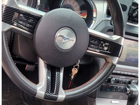 Used 2011 Ford Mustang Premium w/ Electronics Pkg RWD image 4