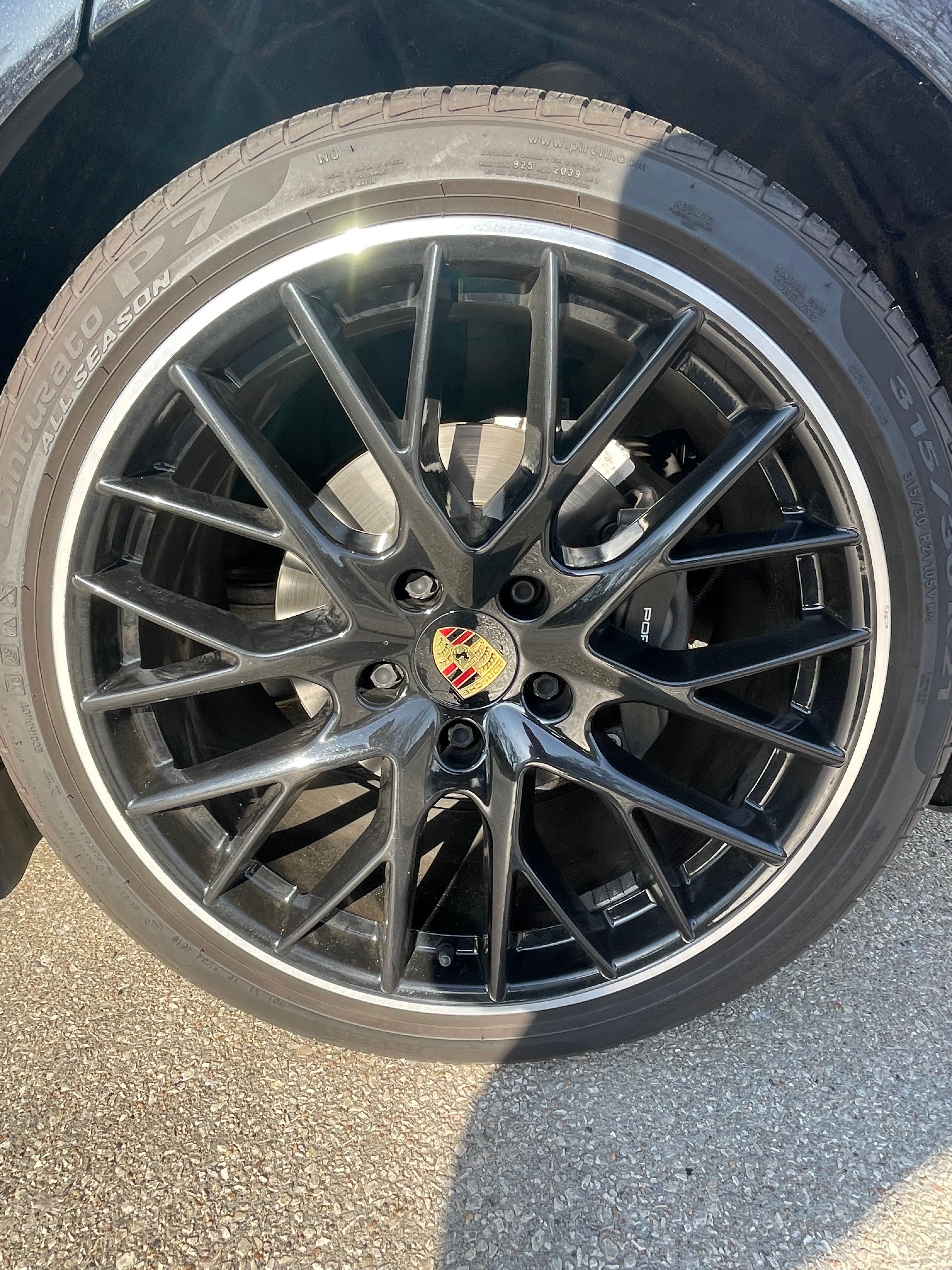 Used 2017 Porsche Panamera 4 AWD/4WD image 19