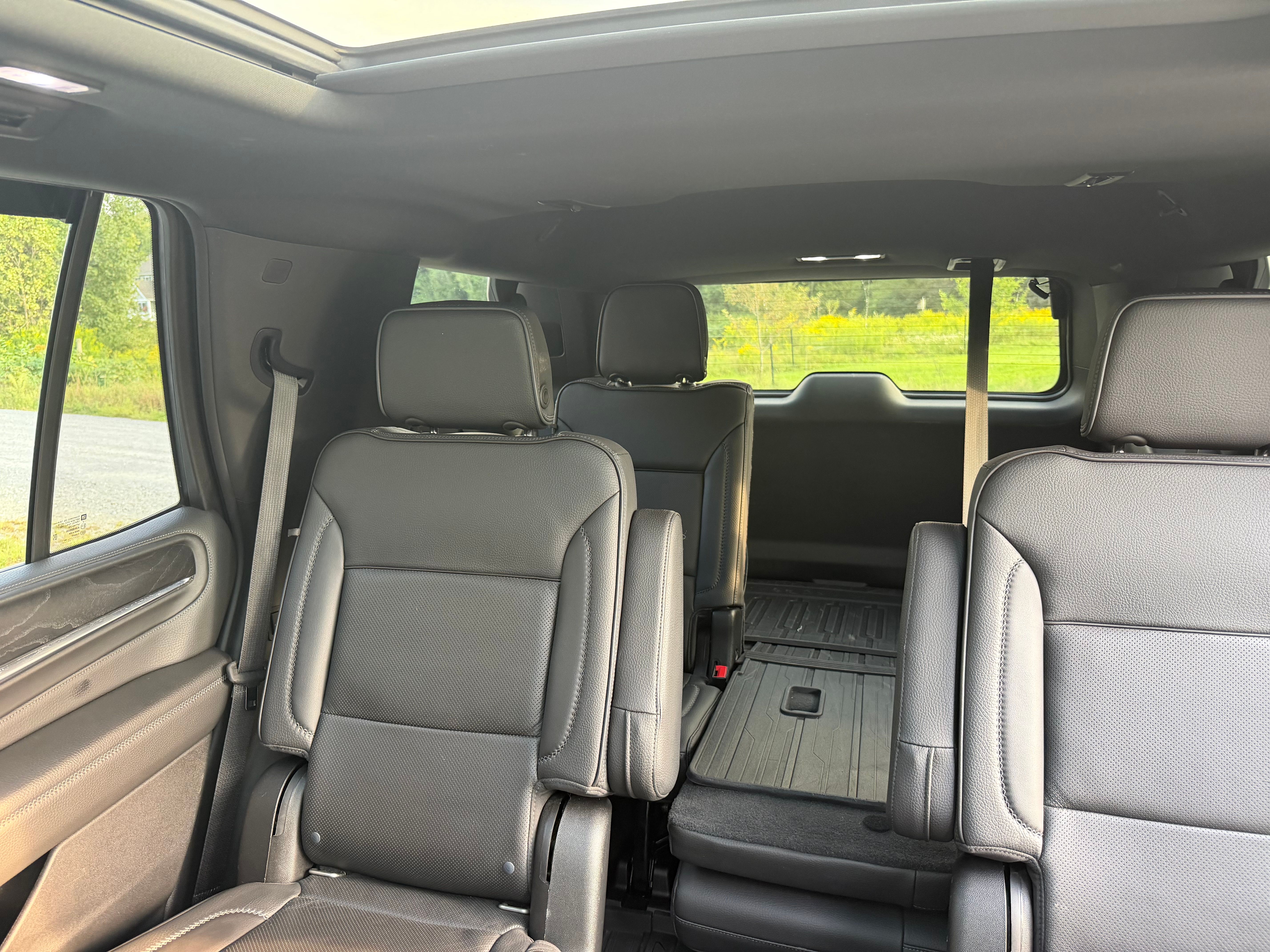 Used 2021 GMC Yukon Denali w/ Denali Premium Package AWD/4WD image 10