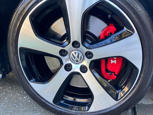 Used 2019 Volkswagen GTI S image 9