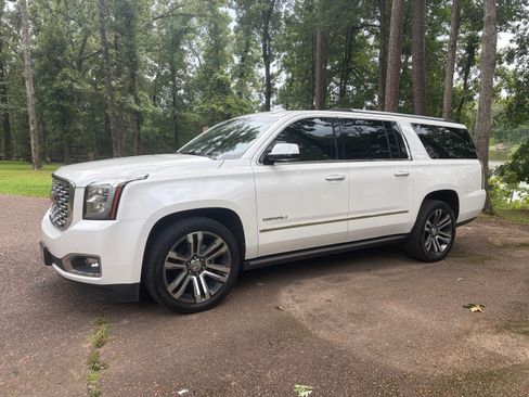Used 2018 GMC Yukon XL Denali w/ Denali Ultimate Package AWD/4WD image 1