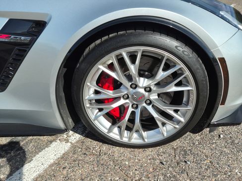 Used 2016 Chevrolet Corvette Z06 w/ 3LZ Preferred Equipment Group RWD image 6