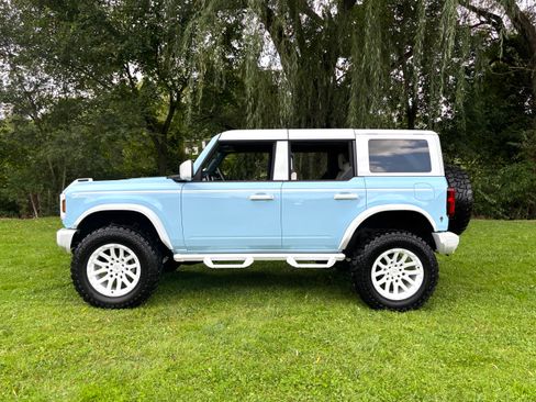 Used 2025 Ford Bronco Heritage Edition AWD/4WD image 10