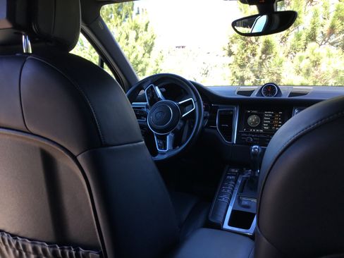 Used 2015 Porsche Macan S image 25