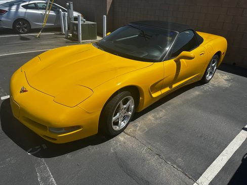 Used 2002 Chevrolet Corvette Convertible w/ Preferred Equipment Group2 image 2