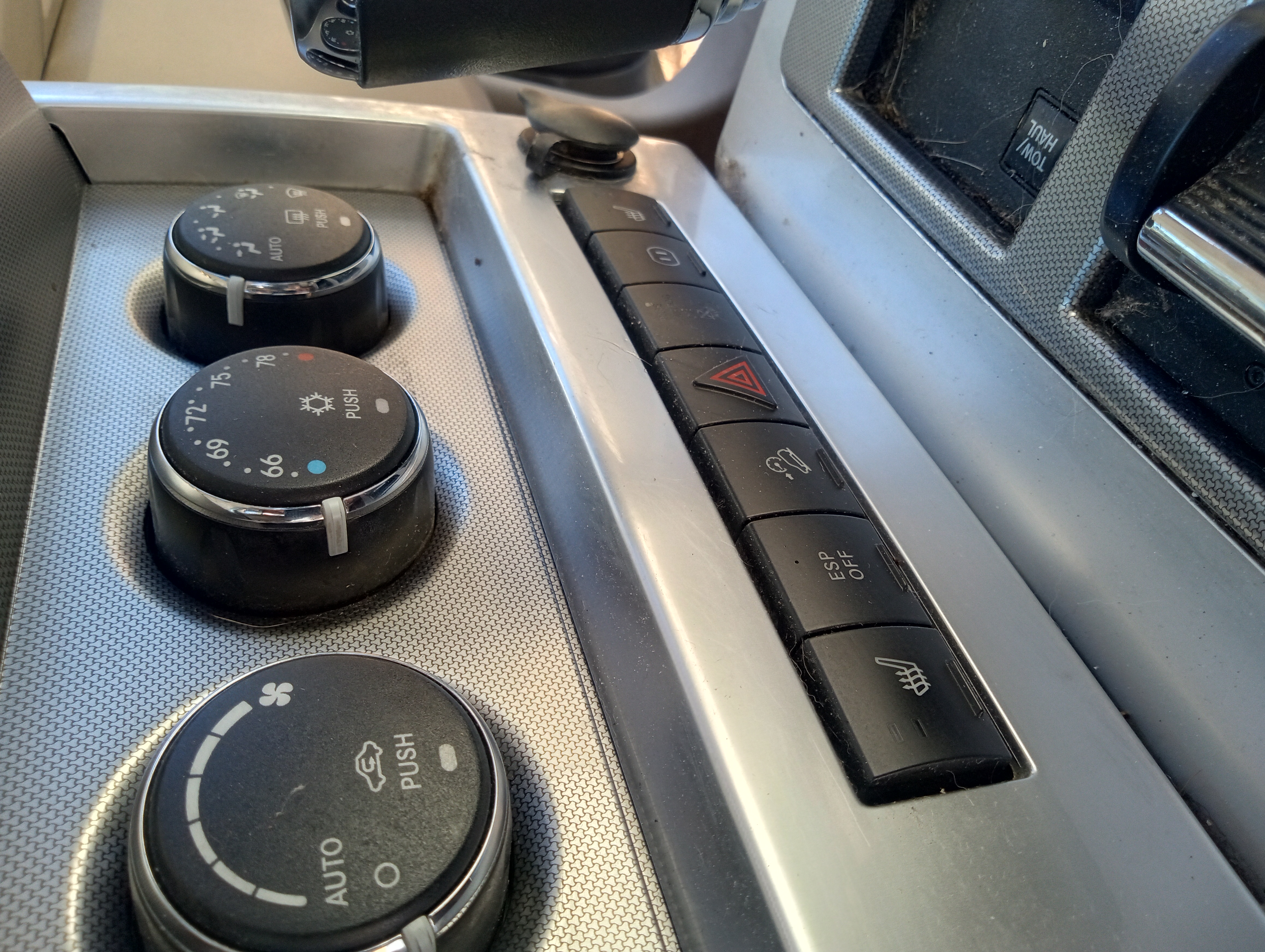 Used 2008 Jeep Liberty Limited w/ Premium Group II AWD/4WD image 13