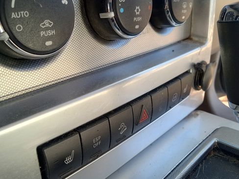 Used 2008 Jeep Liberty Limited w/ Premium Group II AWD/4WD image 13