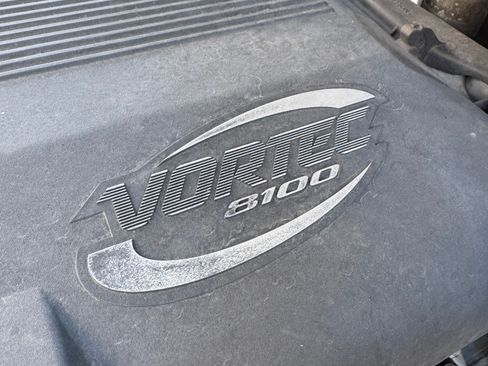 Used 2001 Chevrolet Silverado 2500 LS w/ Off-Road Skid Plate Pkg AWD/4WD image 16