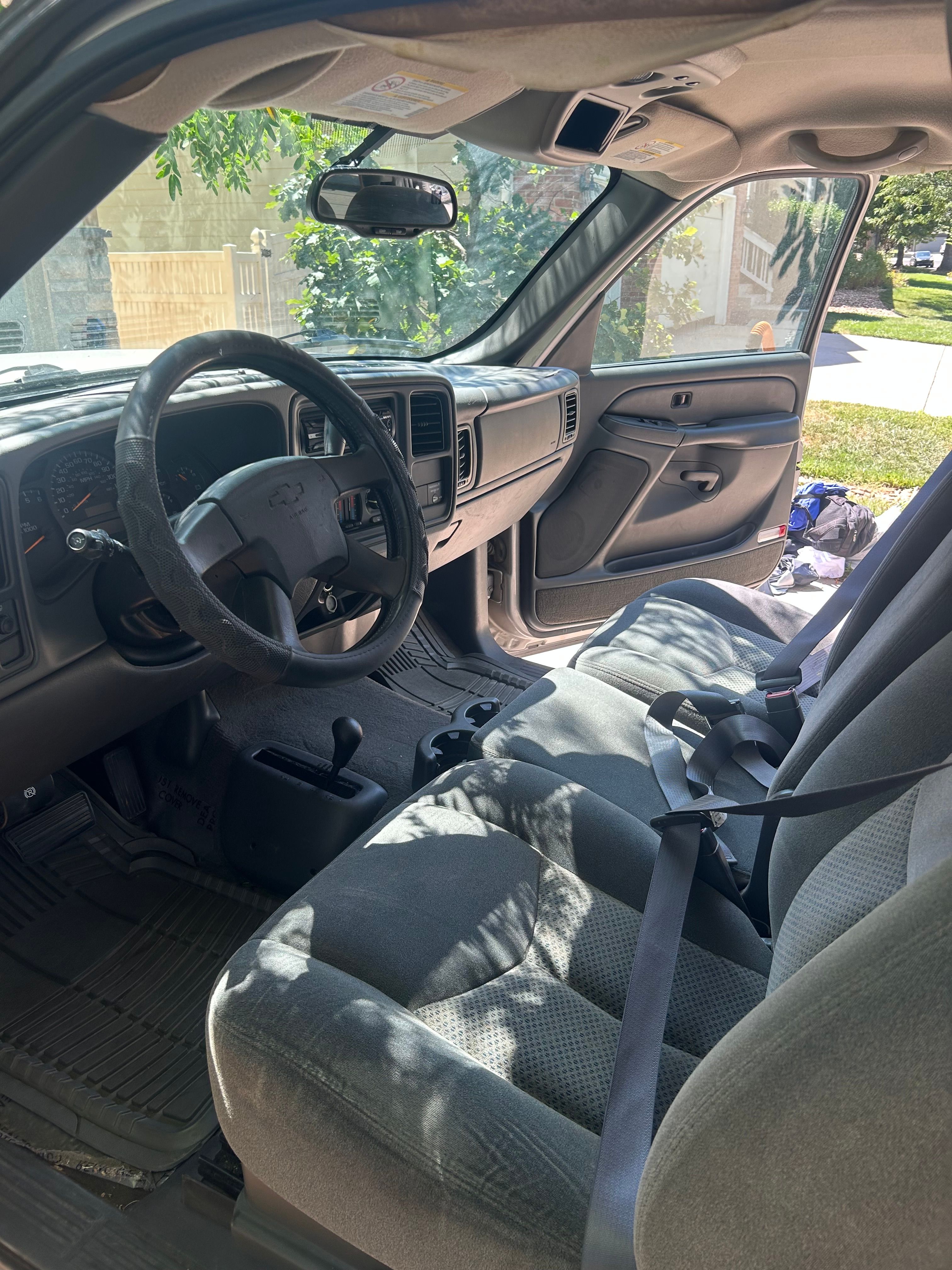 Used 2004 Chevrolet Silverado 2500 LS w/ Snow Plow Prep Package AWD/4WD image 11