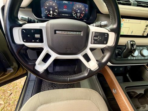 Used 2021 Land Rover Defender 110 S AWD/4WD image 8