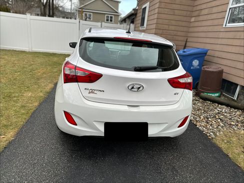 Used 2015 Hyundai Elantra GT FWD image 4