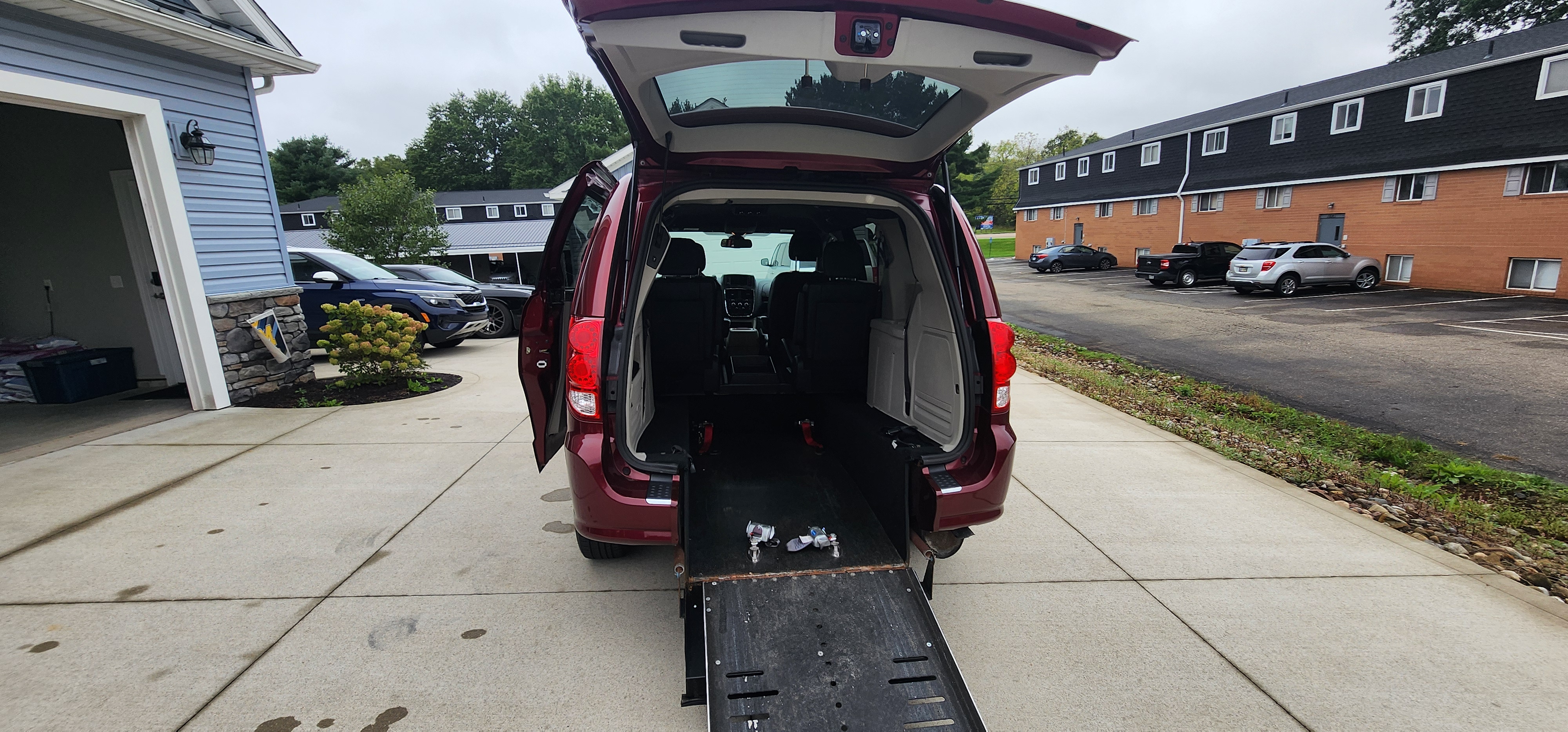 Used 2019 Dodge Grand Caravan SXT FWD image 10