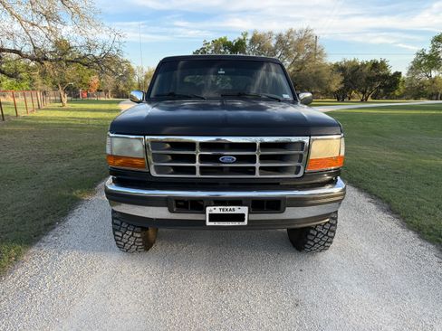 Used 1996 Ford Bronco image 2