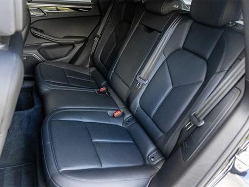 Used 2021 Porsche Macan AWD/4WD image 23