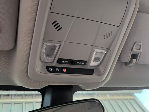 Used 2019 Chevrolet Equinox LT image 10