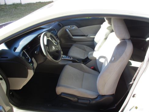 Used 2013 Honda Civic LX image 2