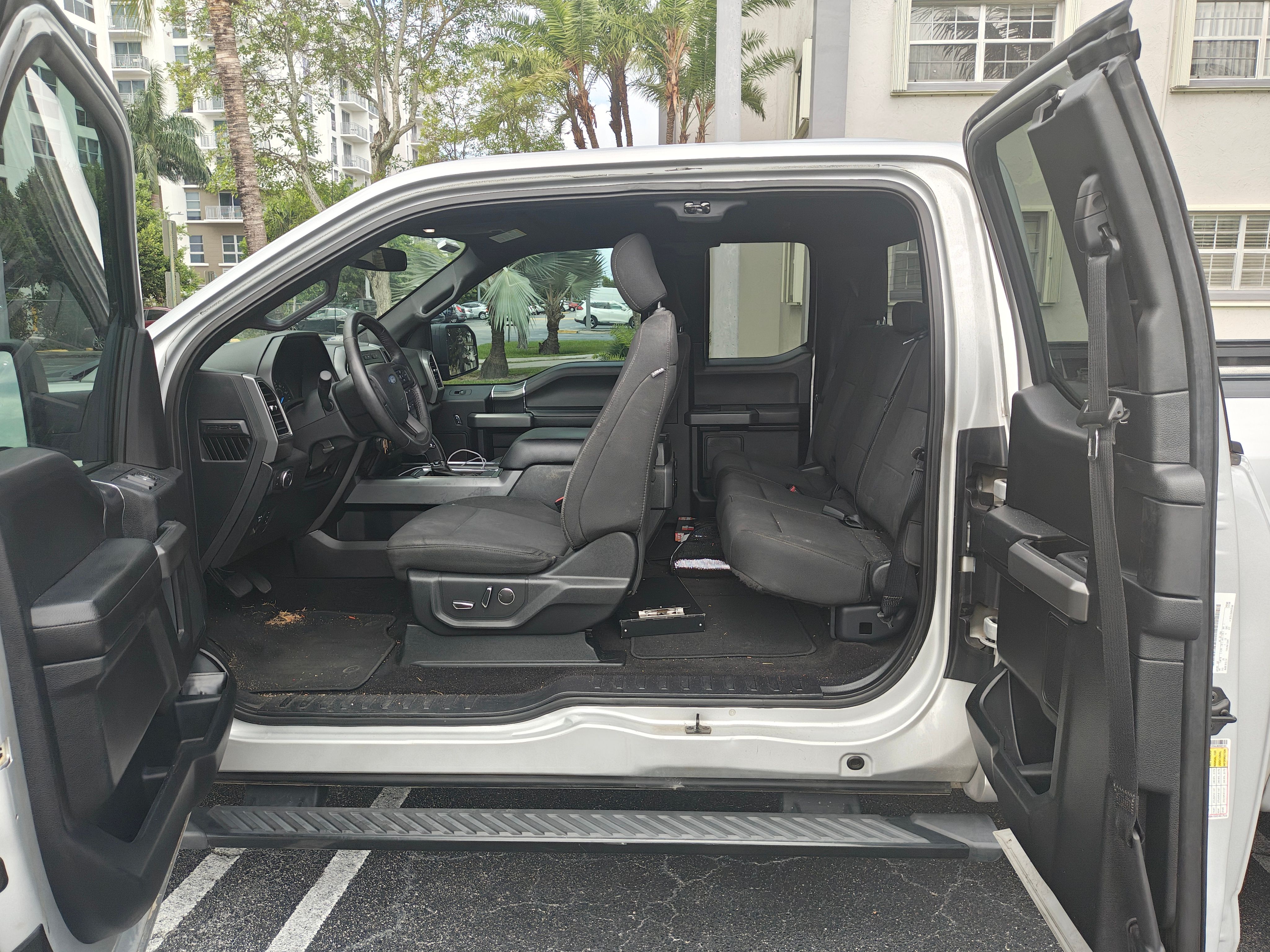 Used 2018 Ford F150 XLT w/ Equipment Group 302A Luxury AWD/4WD image 12