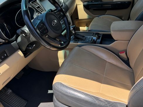 Used 2018 Kia Sedona SX FWD image 10