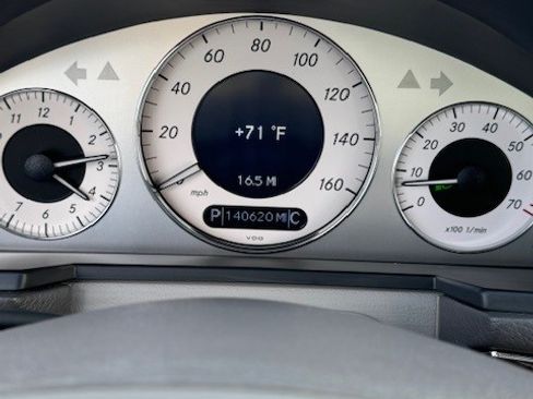 Used 2006 Mercedes-Benz E 350 4MATIC Sedan image 9