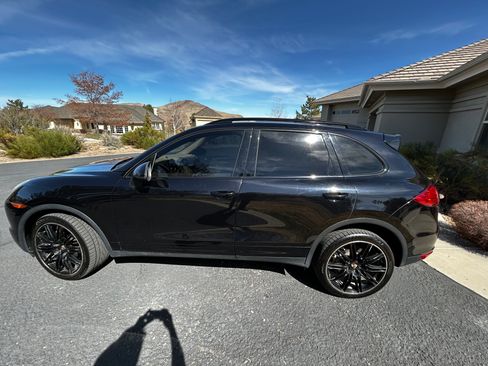 Used 2013 Porsche Cayenne S image 4