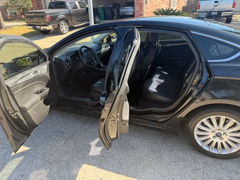 Used 2013 Ford Fusion Energi Titanium w/ Driver Assist Pkg image 5